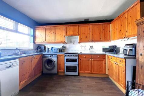 kitchen 1.jpg