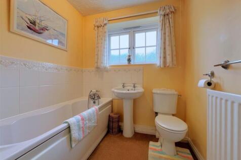 family bathroom.jpg