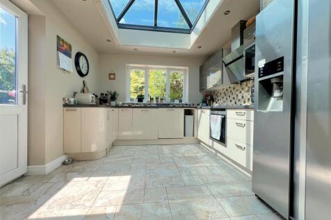 kitchen 2.jpg