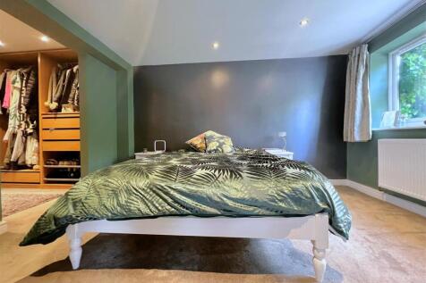 bed 1.jpg