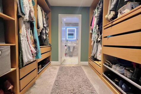 dressing room.jpg