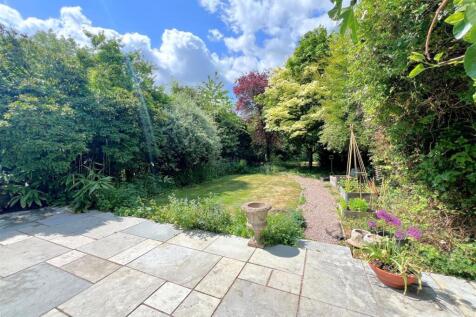 patio lawn.jpg