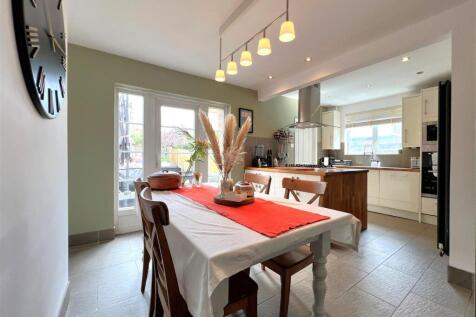 kitchen 2.jpg