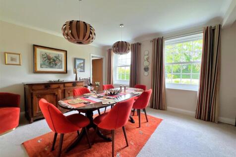 dining room 2.jpg