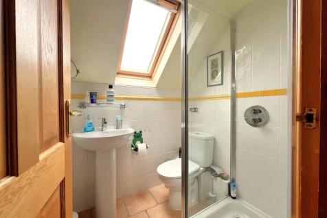 2nd floor shower.jpg