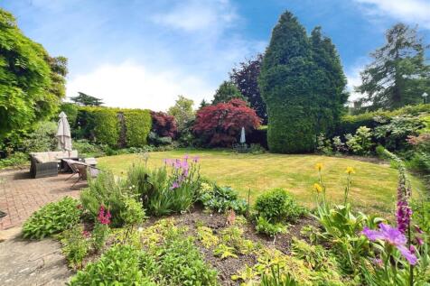 970a7927-rear 20garden.jpg