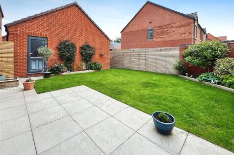 d976ee4b-garden.jpg