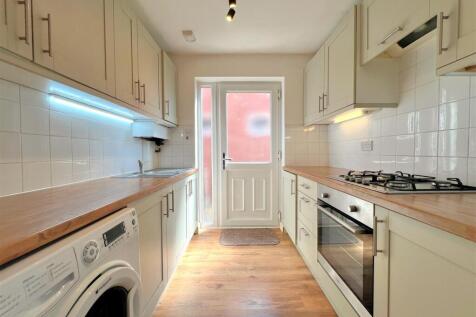 kitchen 1.jpg