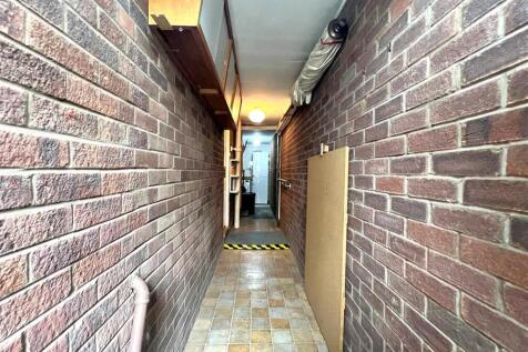 walkway.jpg