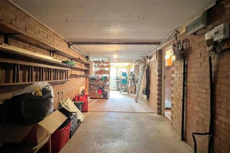garage.jpg