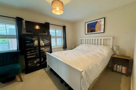 Bed 1.jpg