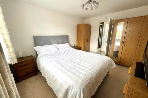 Bedroom1.jpg