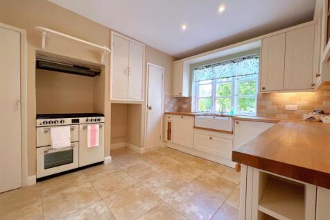 kitchen 1..jpg