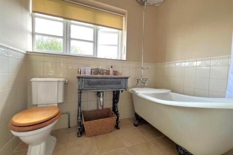 ensuite.jpg