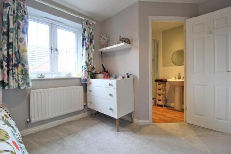 Bedroom 2.2.jpg
