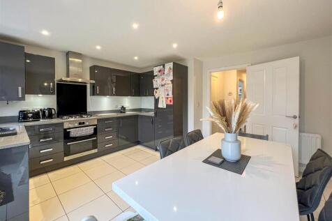 kitchen 3.jpg