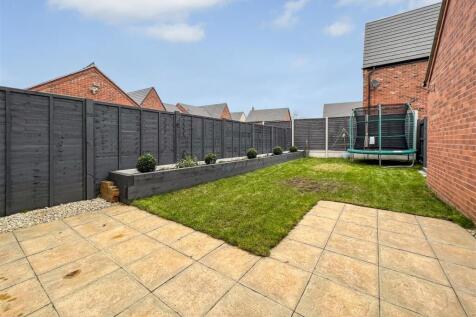 rear garden 2.jpg