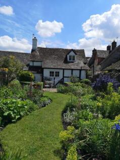 The back garden at Lantern Cottage May 2021.jpg