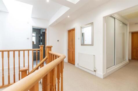 7 Camm Gardens34.jpg