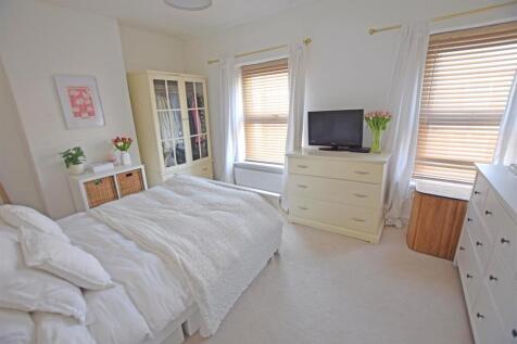 bedroom1.jpg