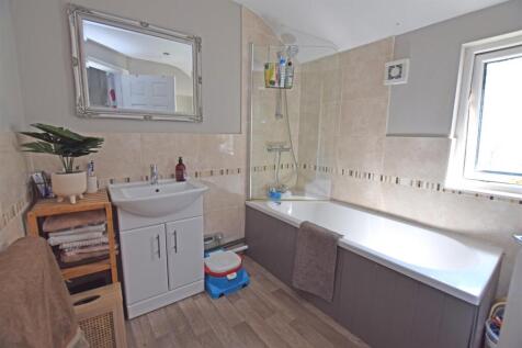 Bathroom.jpg