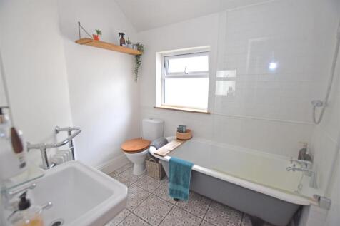 Bathroom.jpg