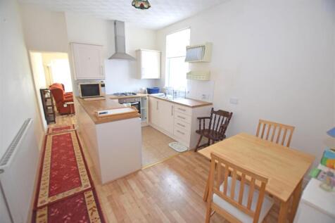 Kitchen2.jpg