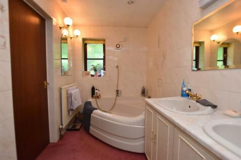 Ground Floor Bathroom.JPG