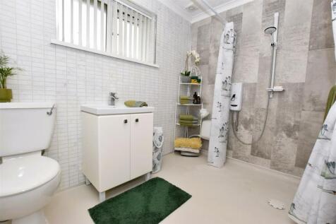 Shower Wet Room.JPG