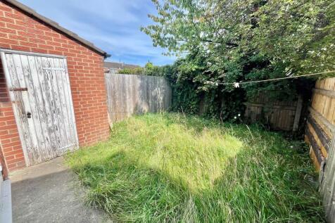 Rear Garden..jpg