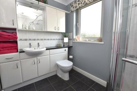 Shower Room.JPG