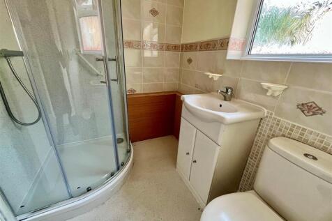 Shower Room.jpg