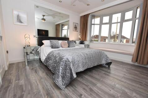 Master Bedroom.JPG