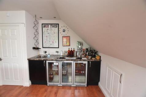 Games Room Bar Area.JPG