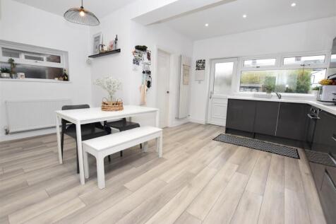 Dining Area.JPG