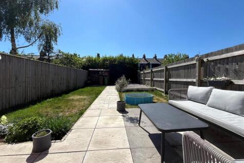 Rear Garden..jpg