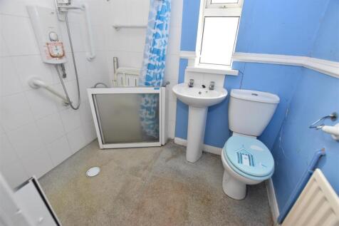 Wet Room.JPG