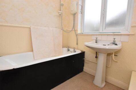 Bathroom.JPG