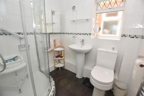 Shower Room.JPG