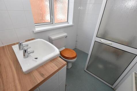 Shower Room.JPG