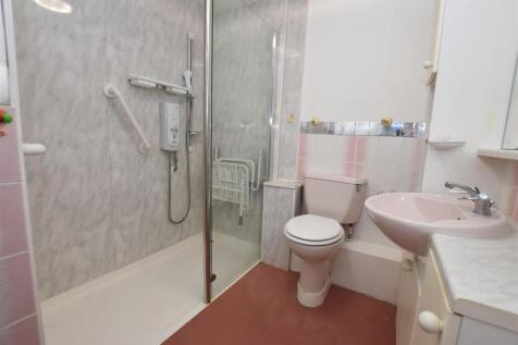 Shower Room.JPG