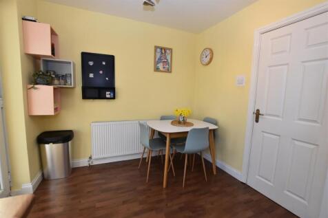 Dining Area.JPG