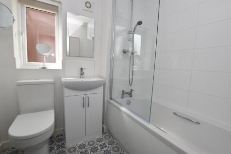 Bathroom.JPG