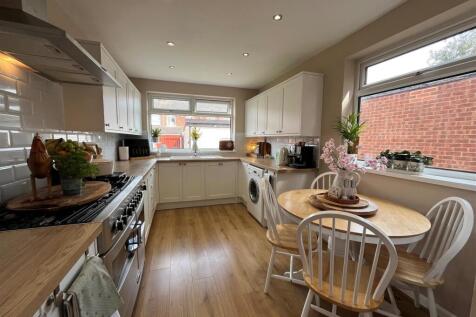 Breakfast Kitchen.jpg