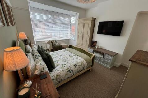 Bedroom One.jpg