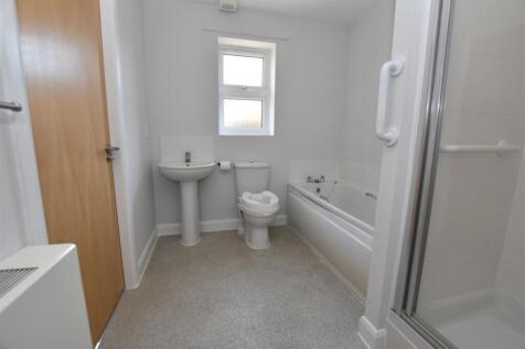 Bathroom.JPG