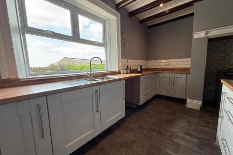Farmhouse Style Kitchen