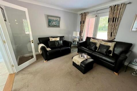 Sitting Room..jpg