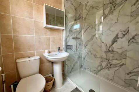 Shower Room.jpg