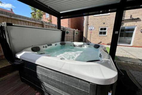 Jacuzzi - Image Four.jpg